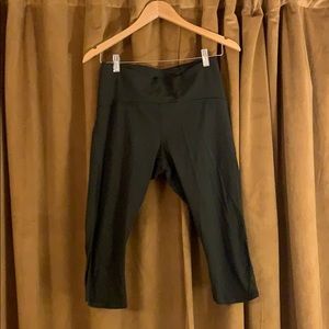 lululemon Capri olive leggings